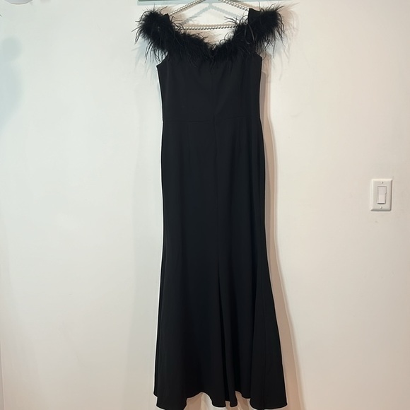 XSCAPE 5671X Off-The-Shoulder Long Scuba Crepe Feathers black noir plus size 16 - Picture 4 of 7